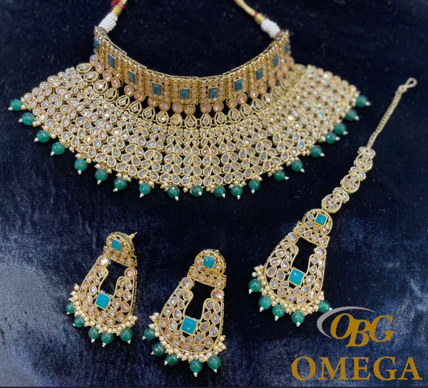 KUNDAN GREEN AND GOLD JEWELLERY